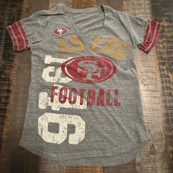 Tops - 49’ers San Francisco 49ers T-shirt Size Medium V-Neck Short Sleeves